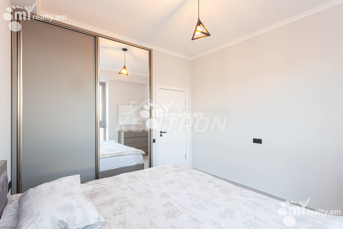 3 bedroom apartment for sale Paronyan St, Center Yerevan, 154421