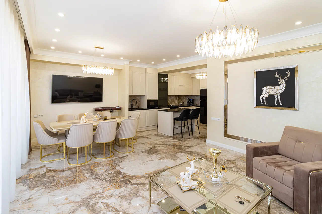 3 bedroom apartment for rent Paronyan St, Center Yerevan, 161512