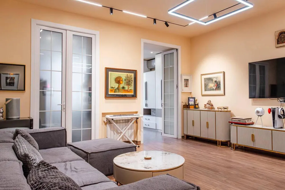 bnakaran/4-senyakanoc/Baghramyan+Ave+%28Kentron%29/Center/Yerevan