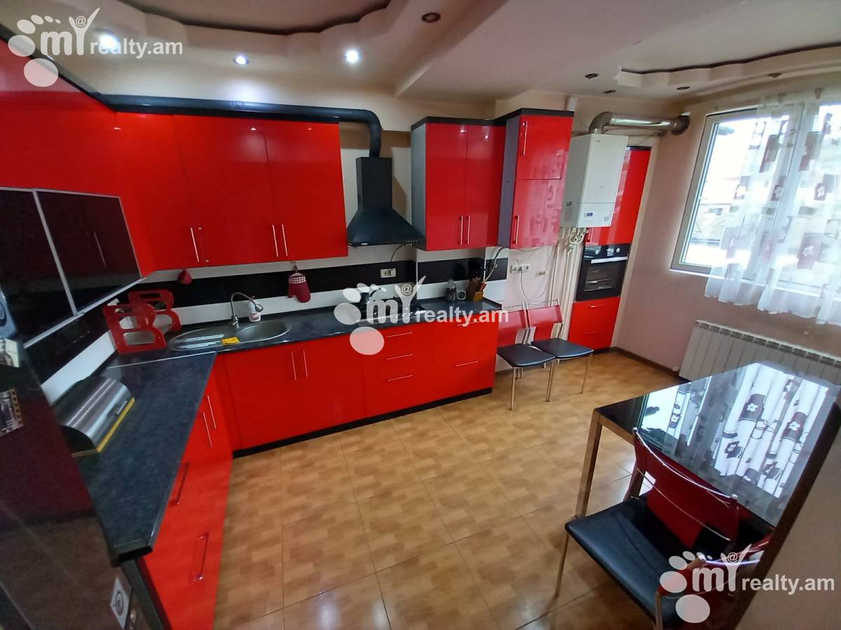 3 սենյականոց բնակարան  Խորենացու փող, Կենտրոն Երևան, 156484