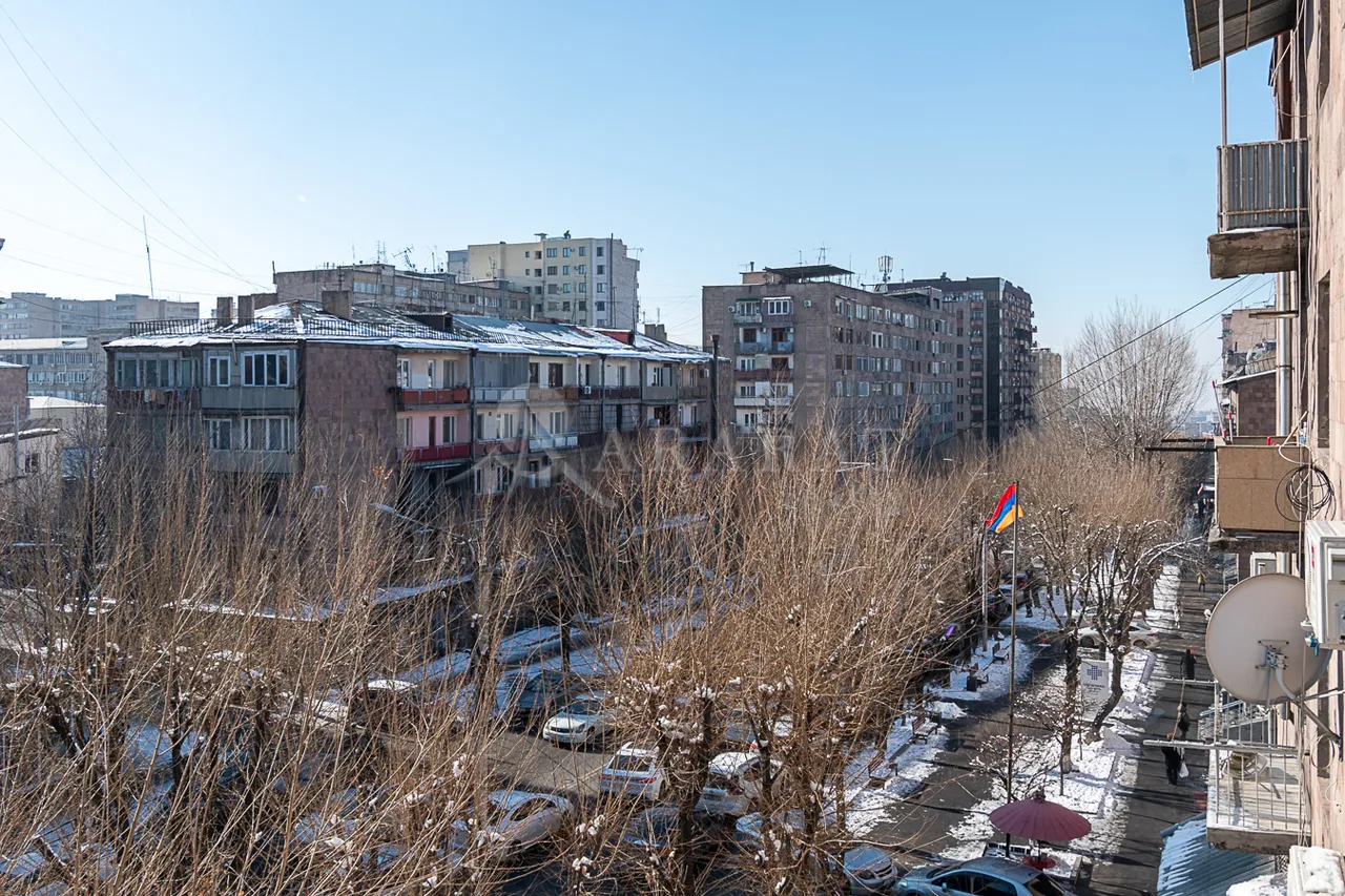 3 bedroom apartment for sale Hr.Kochar St, Arabkir Yerevan, 159109