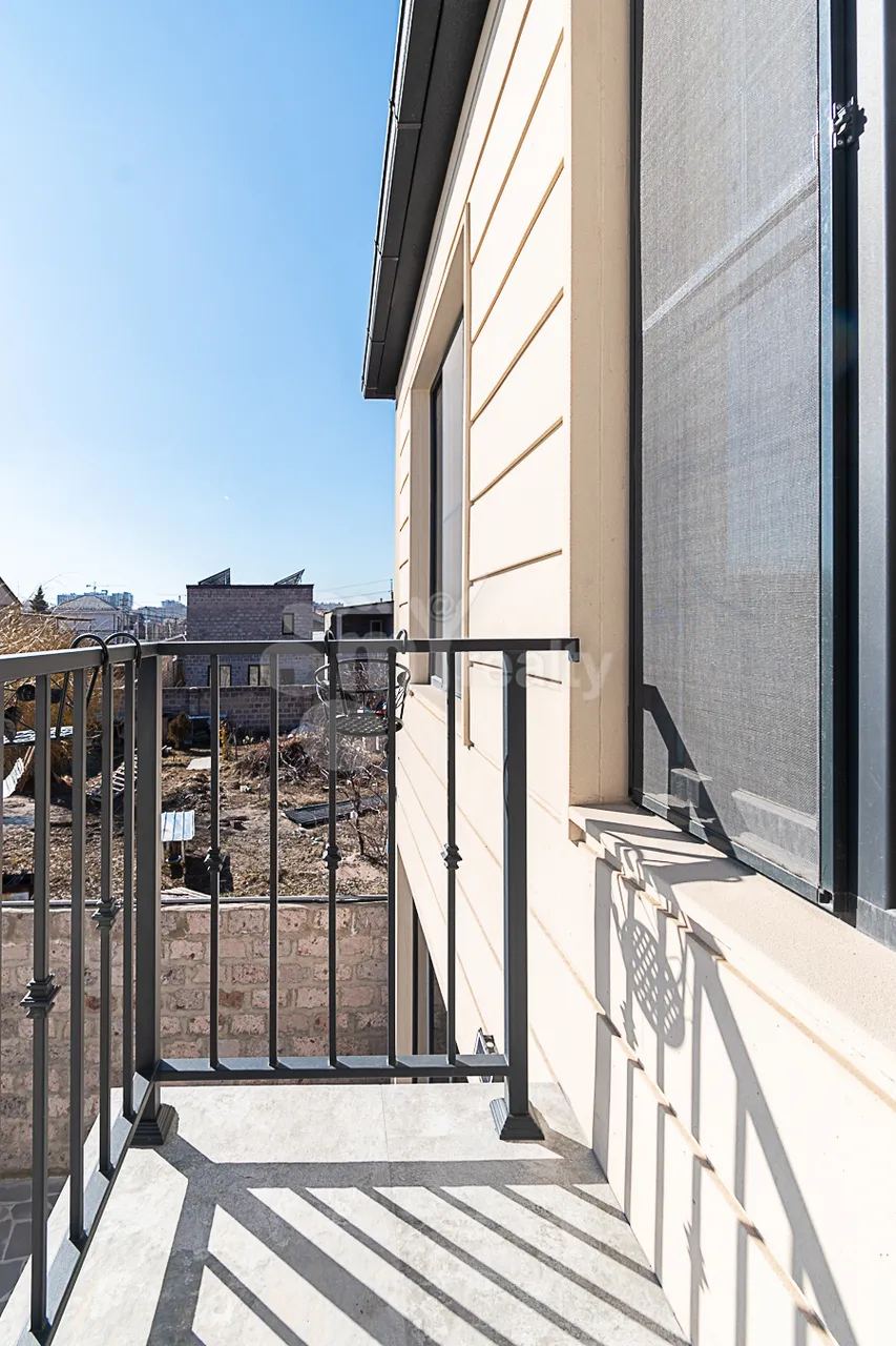 Купить дом Паруйр Севак 11, Аван Ереван, 159478