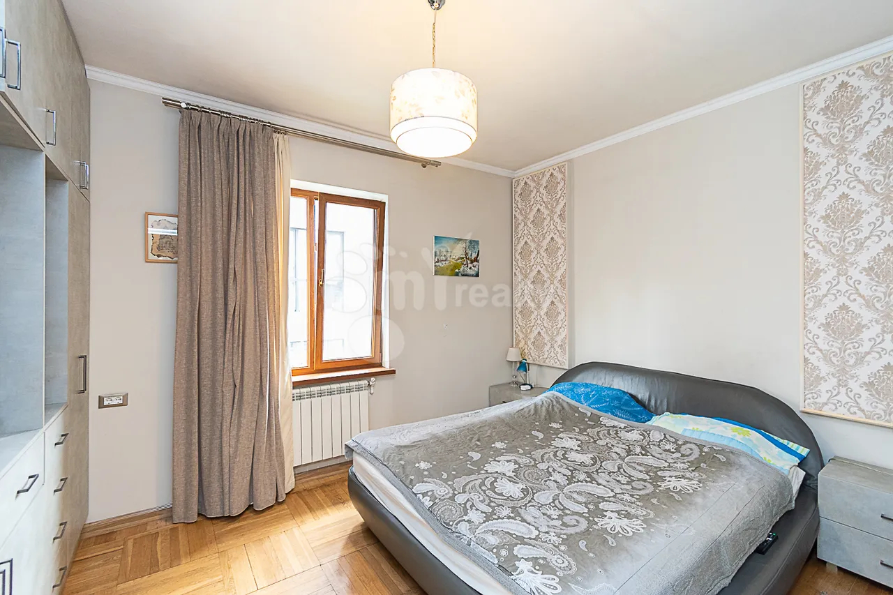 4 bedroom apartment for sale K. Ulnetsi St, Kanaqer-Zeytun Yerevan, 161750