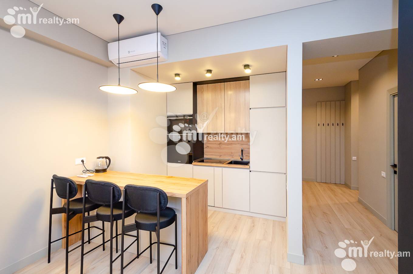 3 bedroom apartment for sale rue d'A.Manukyan, Center Yerevan, 152059