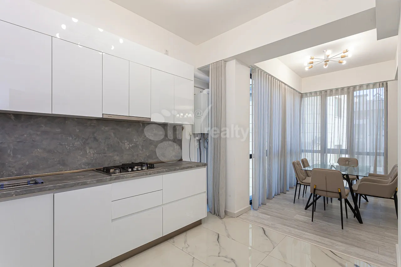 4 bedroom apartment for sale Antarayin St, Center Yerevan, 157641