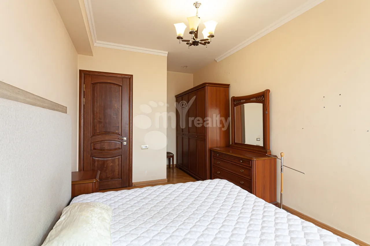 3 bedroom apartment for rent Vardanants St, Center Yerevan, 160678