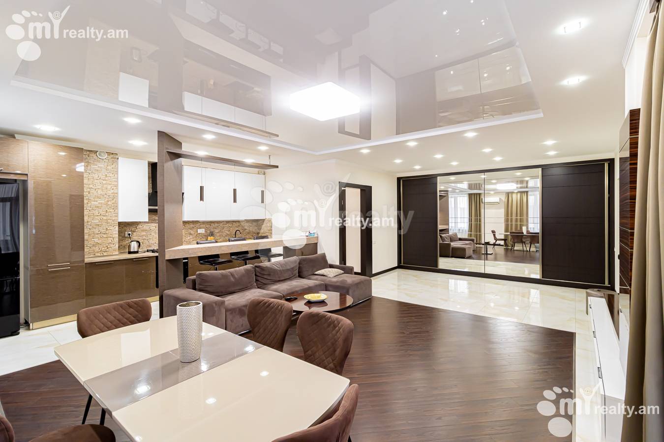 4 bedroom apartment for rent خیابان آرام, مرکز شهر ایروان, 152819