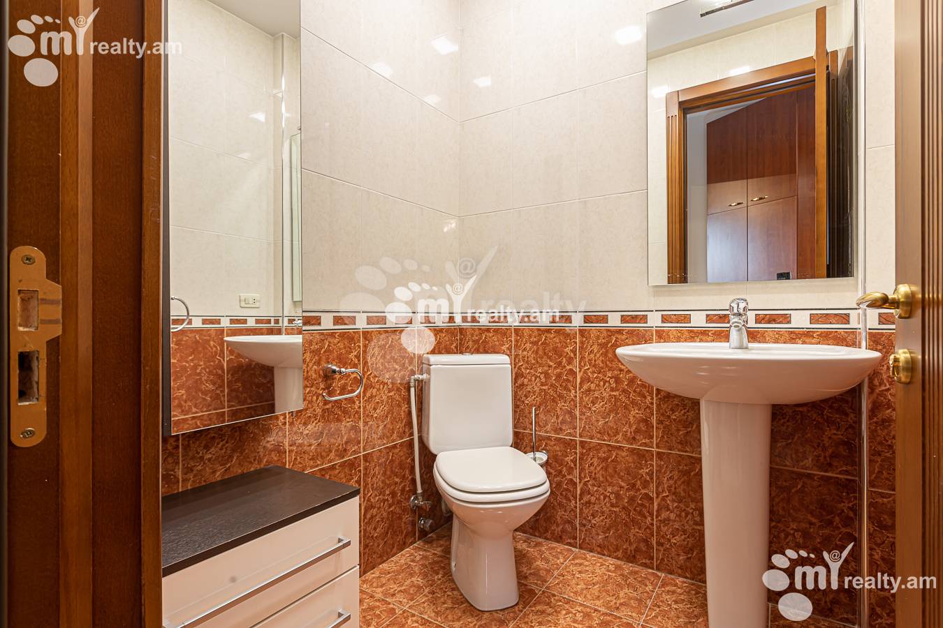 3 bedroom apartment for sale Vardanants St, Center Yerevan, 156903