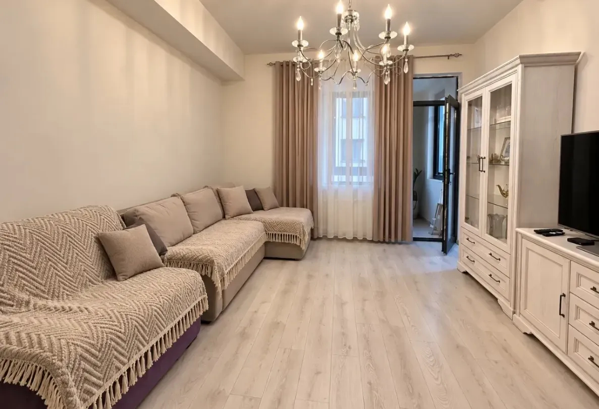 4 bedroom apartment for rent خیابان گِریبودوف, عربگیر ایروان, 161590