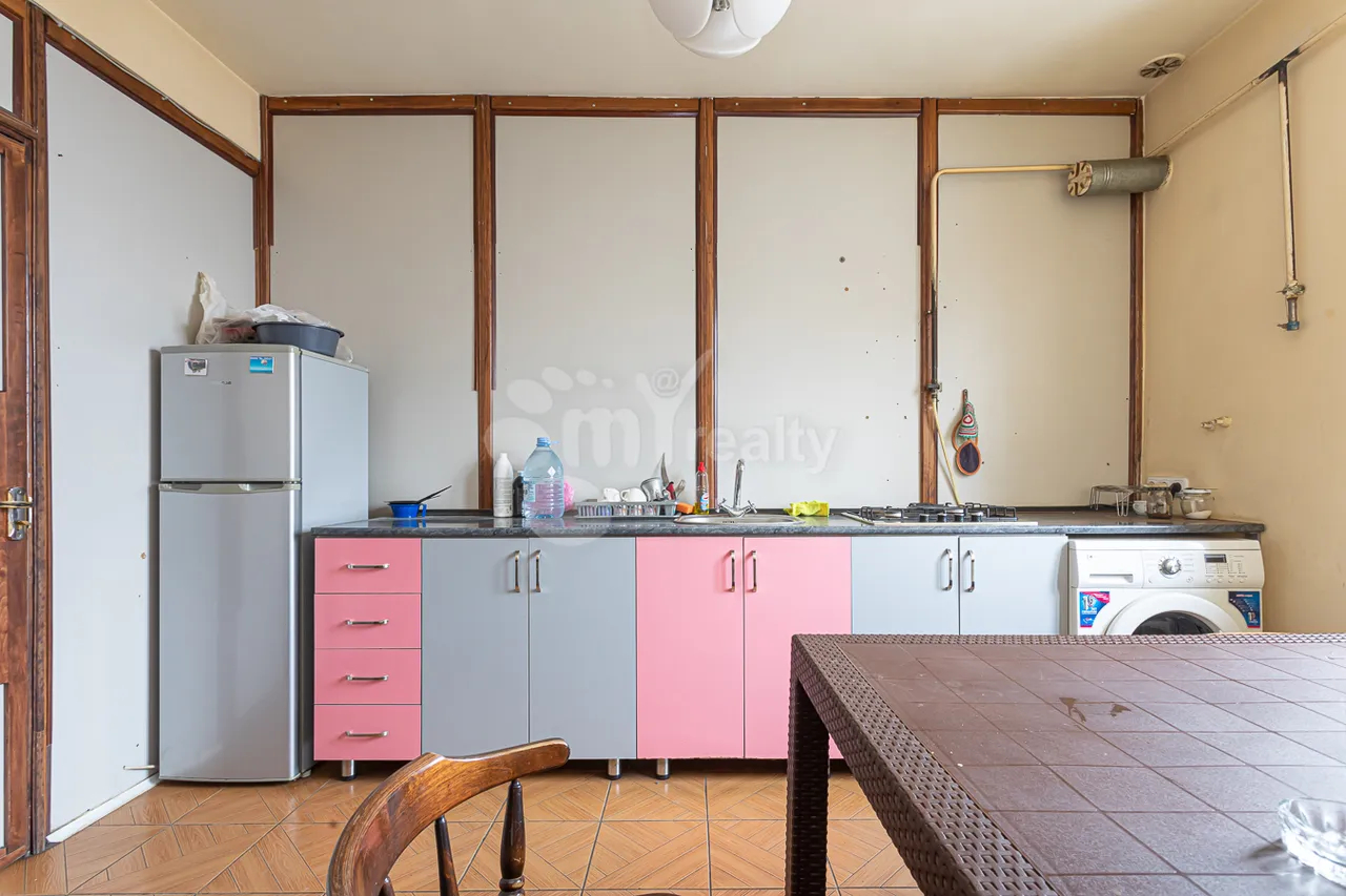 Купить коммерческoе помещение К. Улнеци ул., Канакер-Зейтун Ереван, 159202