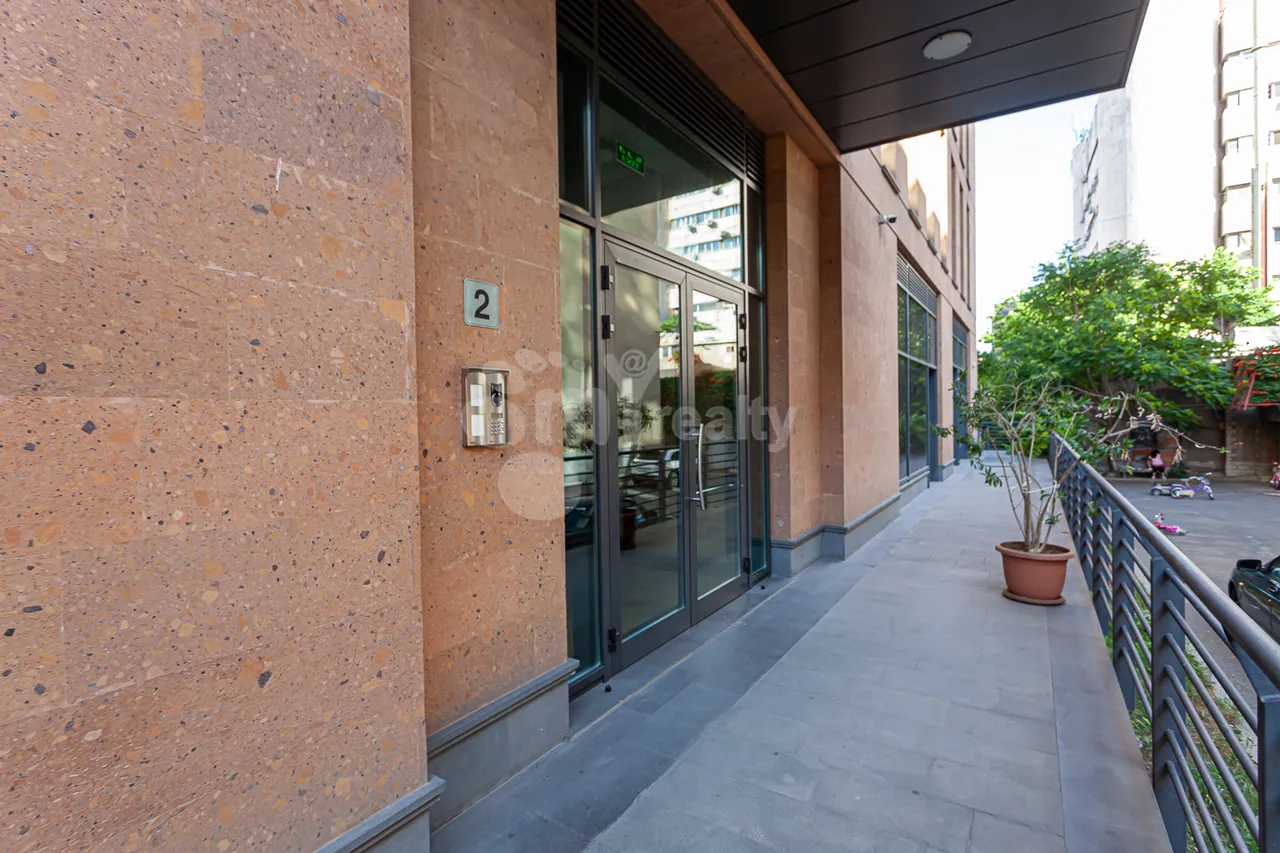 3 bedroom apartment for sale Vazgen Sargsyan St, Center Yerevan, 159356