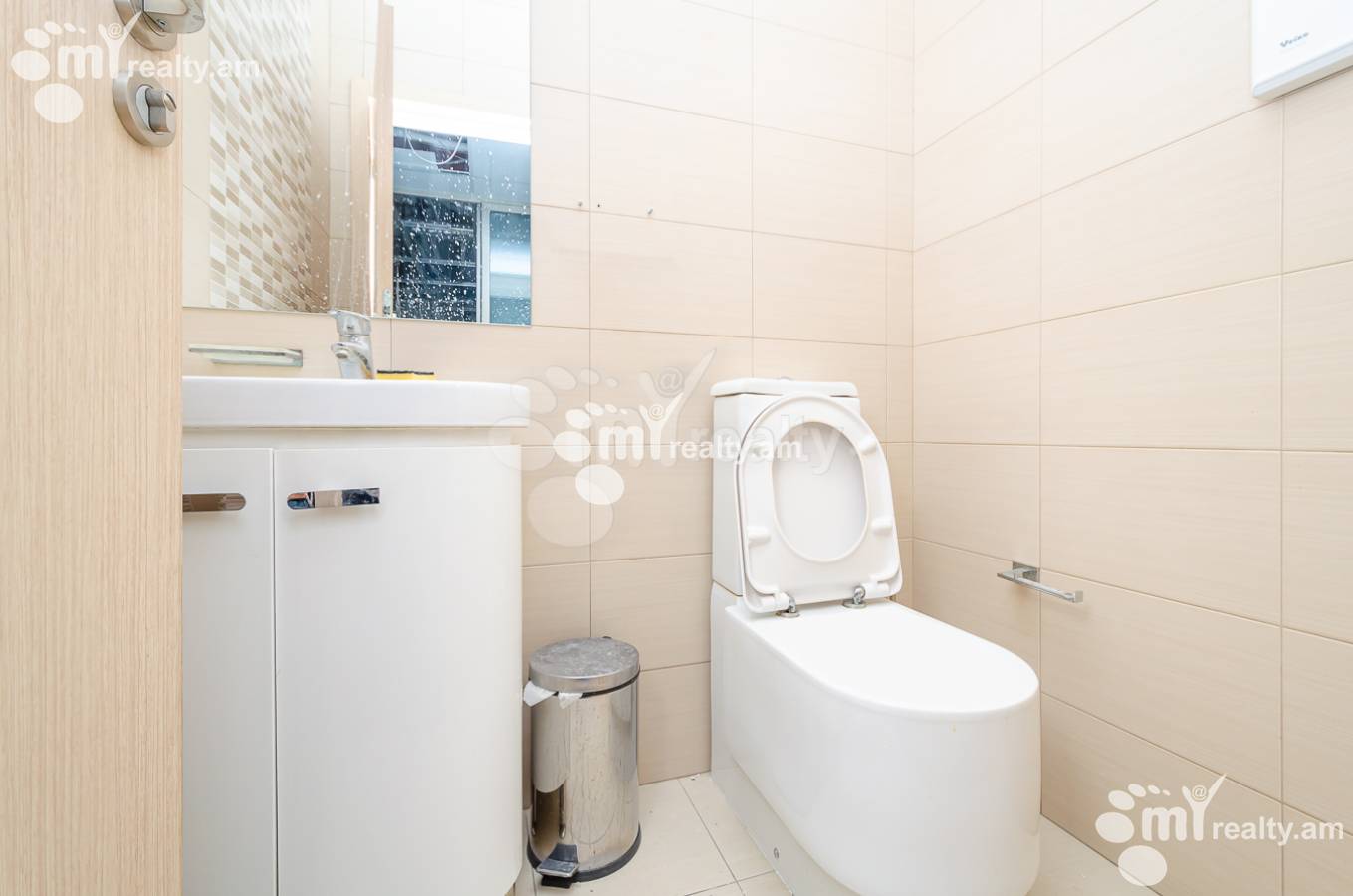 Снять коммерческoе помещение Г.Лусаворич ул, Центр Ереван, 153212