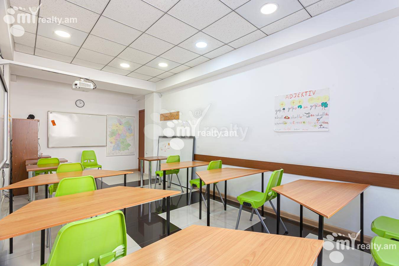 Снять коммерческoе помещение Мгер Мкртчян ул, Центр Ереван, 156329