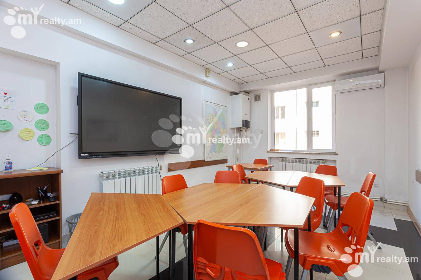 Снять коммерческoе помещение Мгер Мкртчян ул, Центр Ереван, 156329