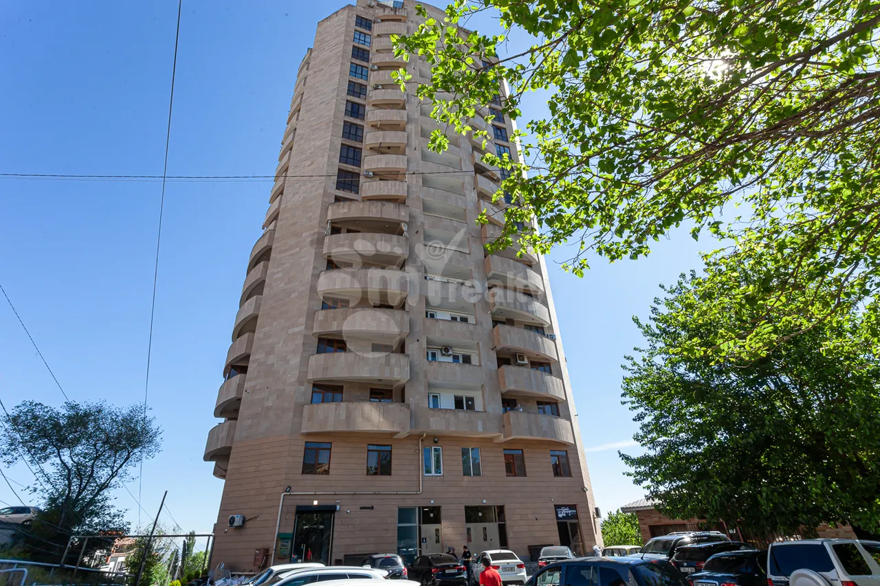3 bedroom apartment for sale Hayrik Muradyan street, Arabkir Yerevan, 157400