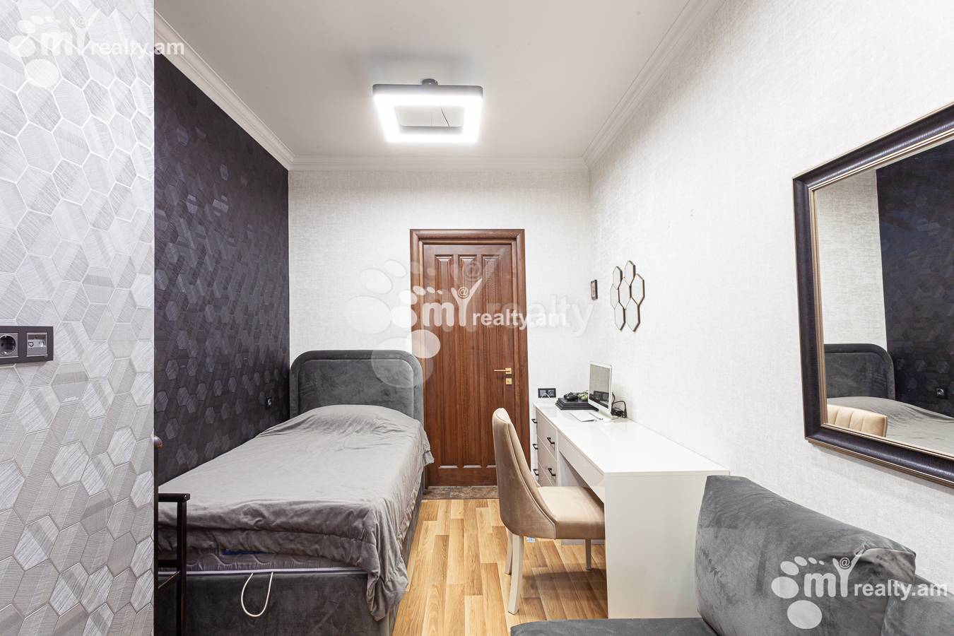 3 bedroom apartment for sale خیابان آنتارایین, مرکز شهر ایروان, 138312