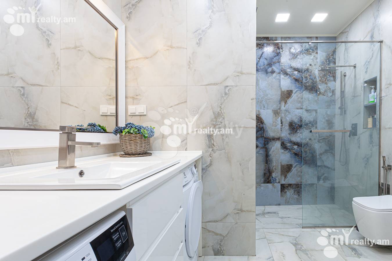 3 bedroom apartment for sale خیابان آنتارایین, مرکز شهر ایروان, 138312