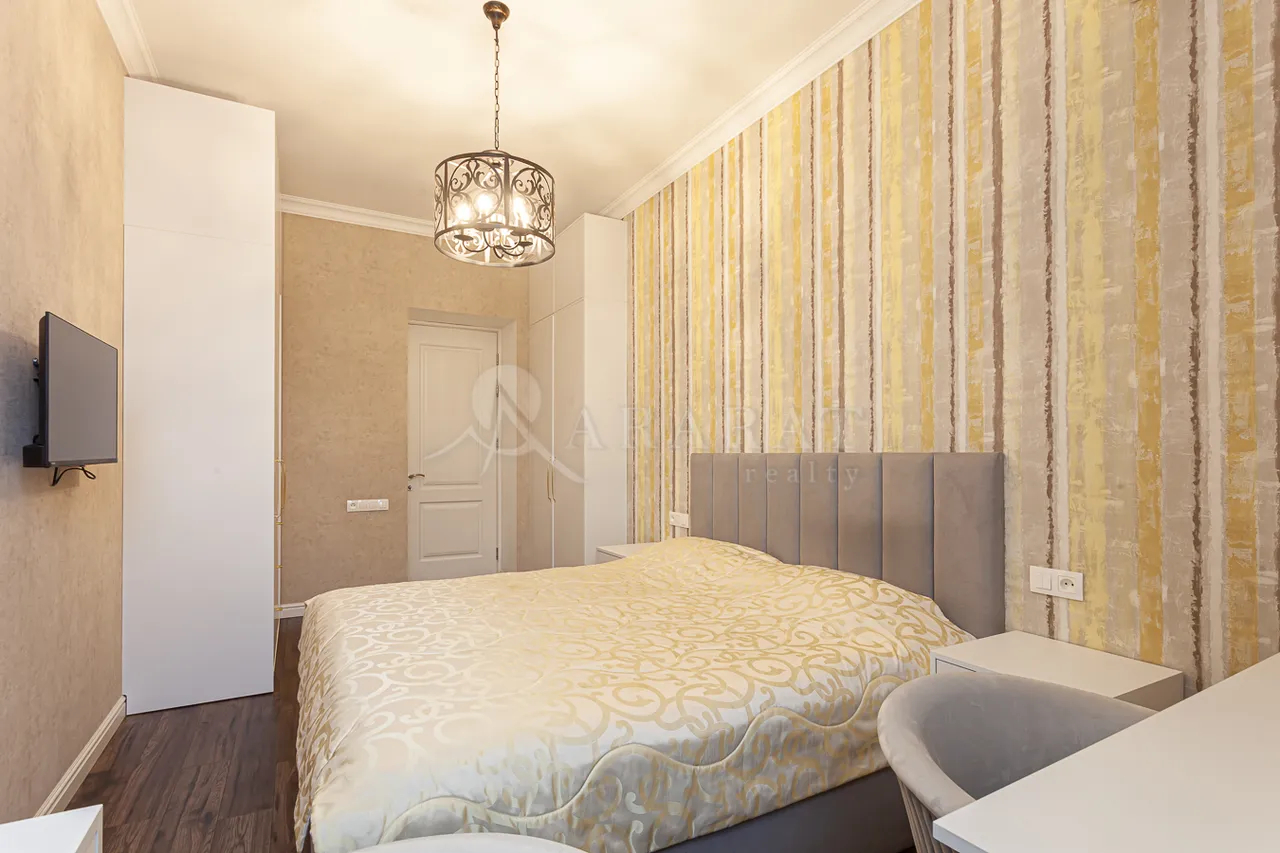 3 bedroom apartment for sale Mashtots Ave, Center Yerevan, 157545