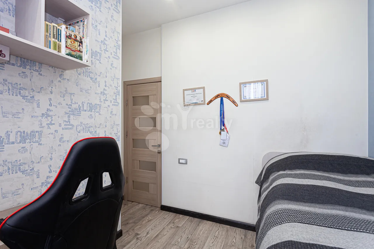 4 bedroom apartment for sale Ler. Kamsar St, Center Yerevan, 160740