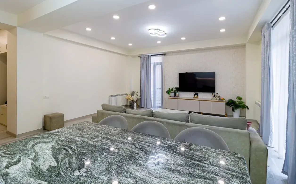 4 սենյականոց բնակարան  Տերյան փողոց, Ավան Երևան, 160114