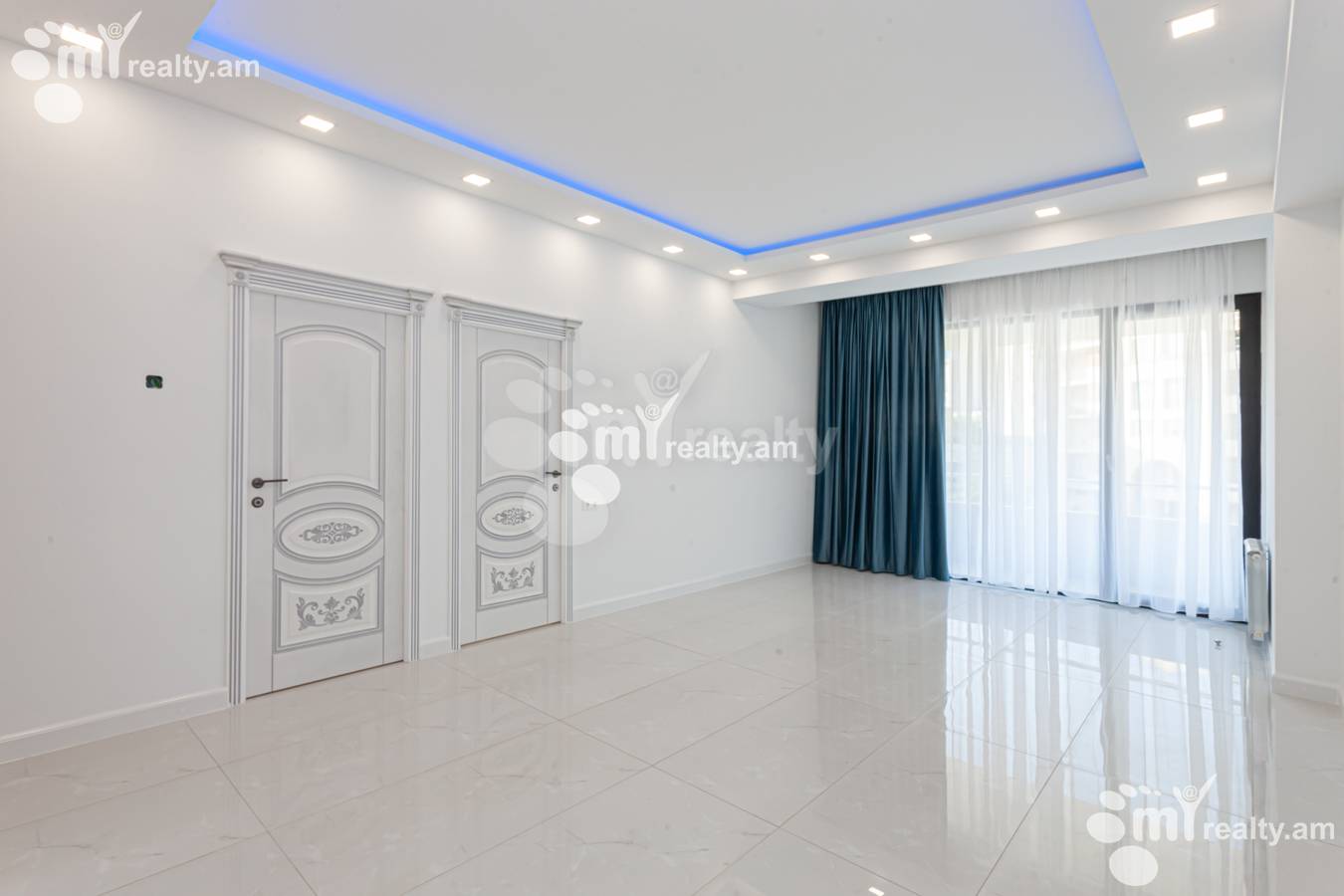 Купить 3 комнатную квартиру Антараин ул Г. Эмина, Центр Ереван, 152074