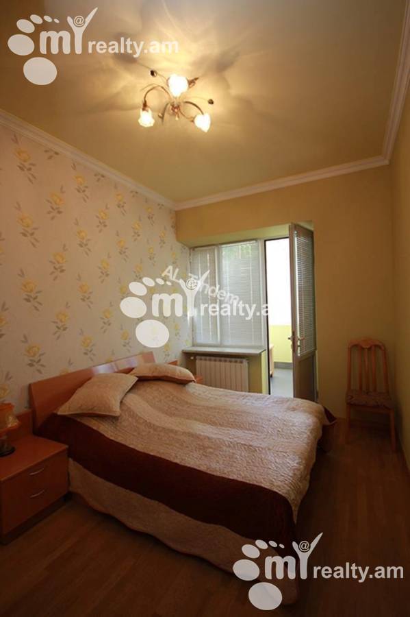 3 սենյականոց բնակարան  Սայաթ-Նովայի պող, Կենտրոն Երևան, 158592