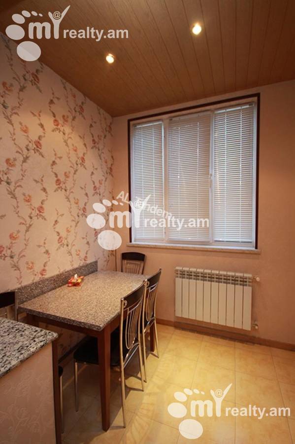 3 սենյականոց բնակարան  Սայաթ-Նովայի պող, Կենտրոն Երևան, 158592