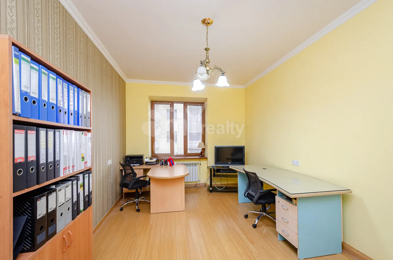 3 bedroom apartment for sale Argishti St, Center Yerevan, 157583