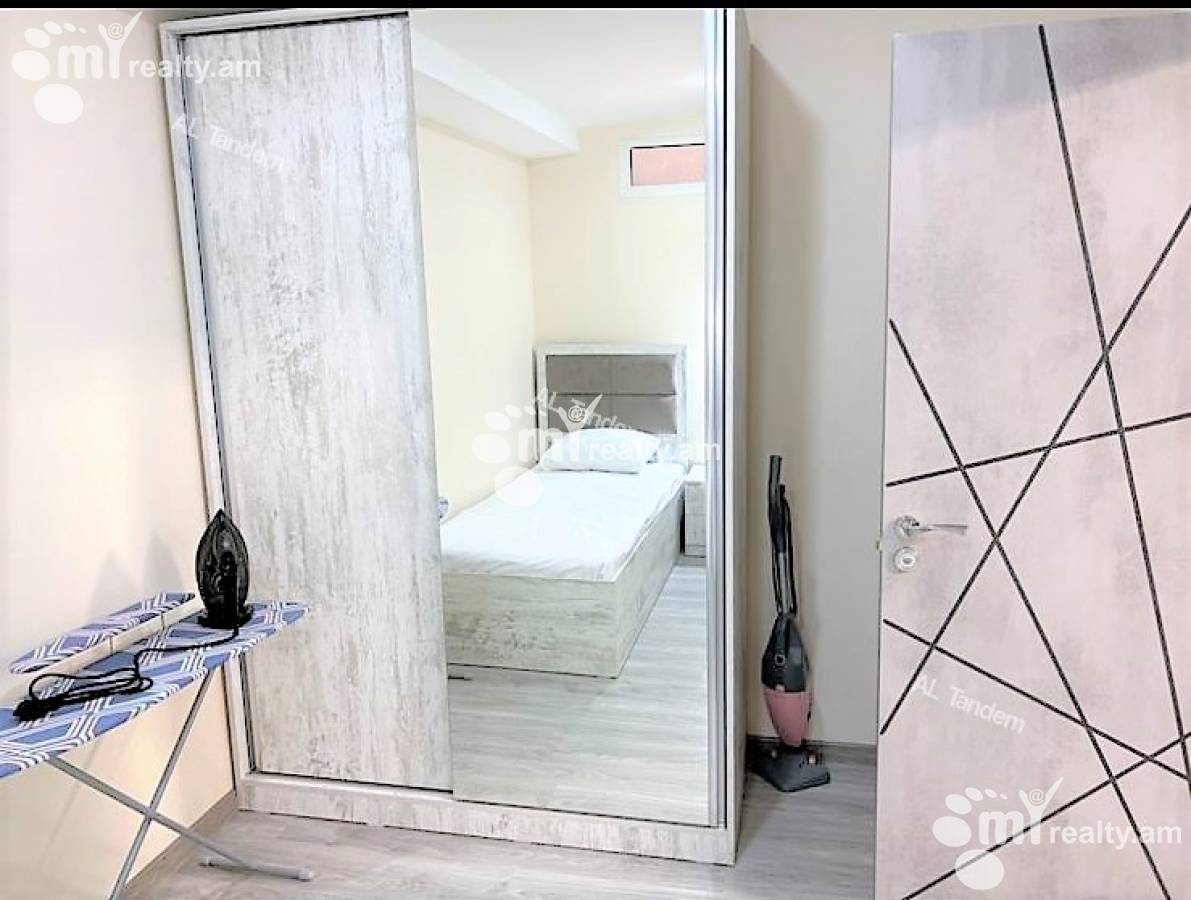 3 սենյականոց բնակարան  Աբովյան փող, Կենտրոն Երևան, 140263