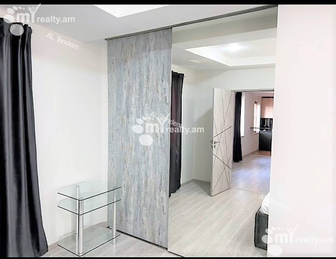 3 սենյականոց բնակարան  Աբովյան փող, Կենտրոն Երևան, 140263