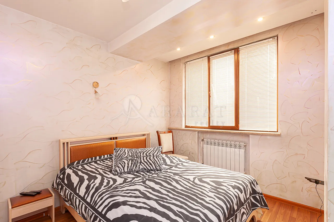 Снять 2 комнатную квартиру Саят-Нова пр, Центр Ереван, 158460