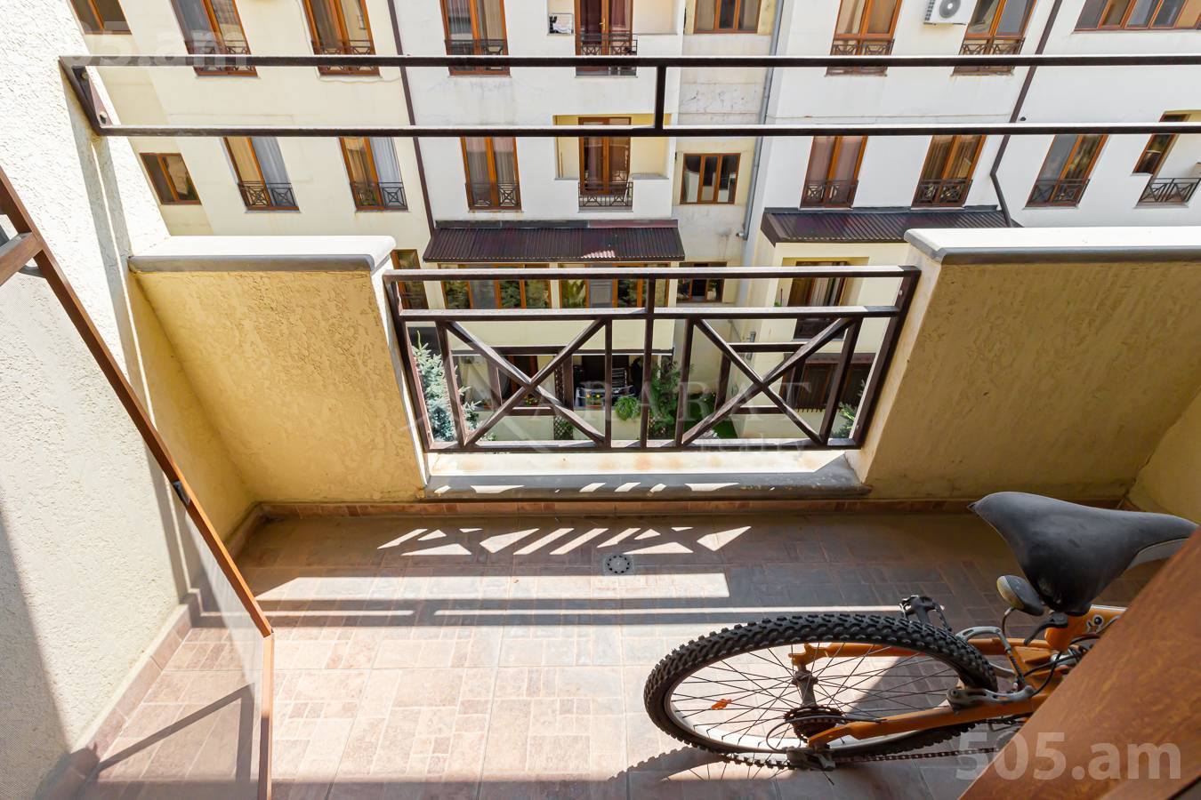 6 սենյականոց բնակարան  Ծարավ Աղբյուրի փող., Ավան Երևան, 152079