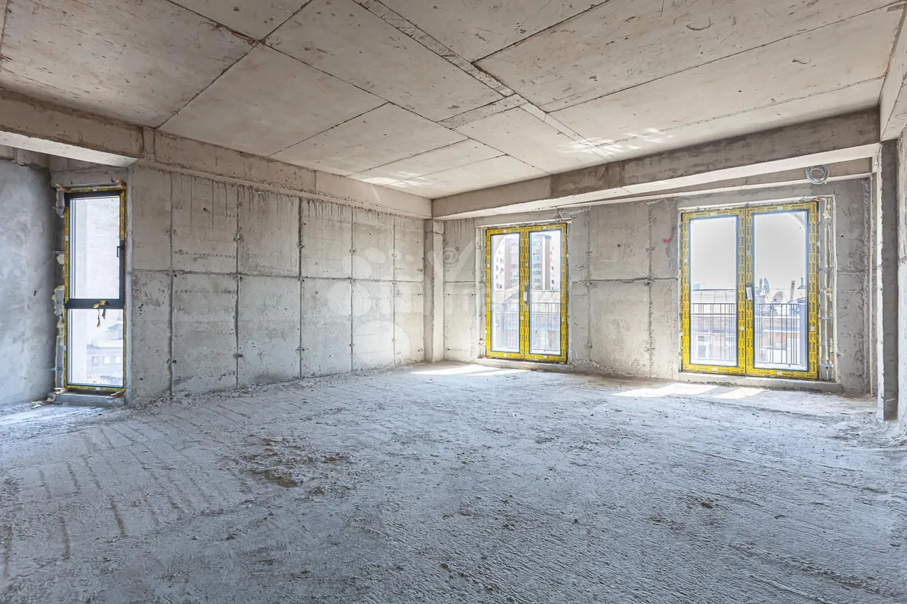 4 bedroom apartment for sale Leo St, Center Yerevan, 159992