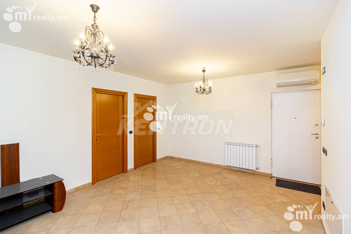 3 bedroom apartment for rent Vazgen Sargsyan St, Center Yerevan, 153246