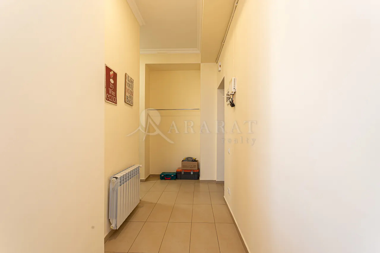 4 bedroom apartment for sale خیابان آنتارایین, مرکز شهر ایروان, 157845