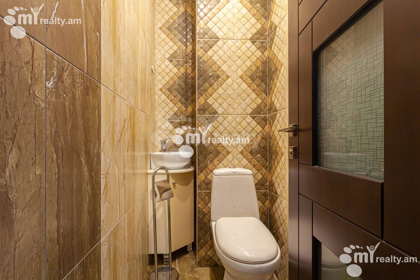 3 bedroom apartment for rent Mashtots Ave, Center Yerevan, 152987