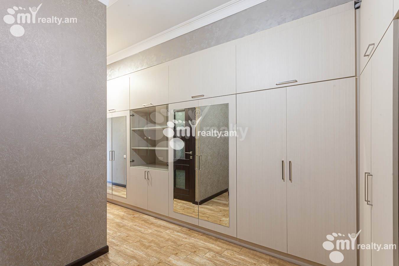 3 bedroom apartment for rent Mashtots Ave, Center Yerevan, 152987