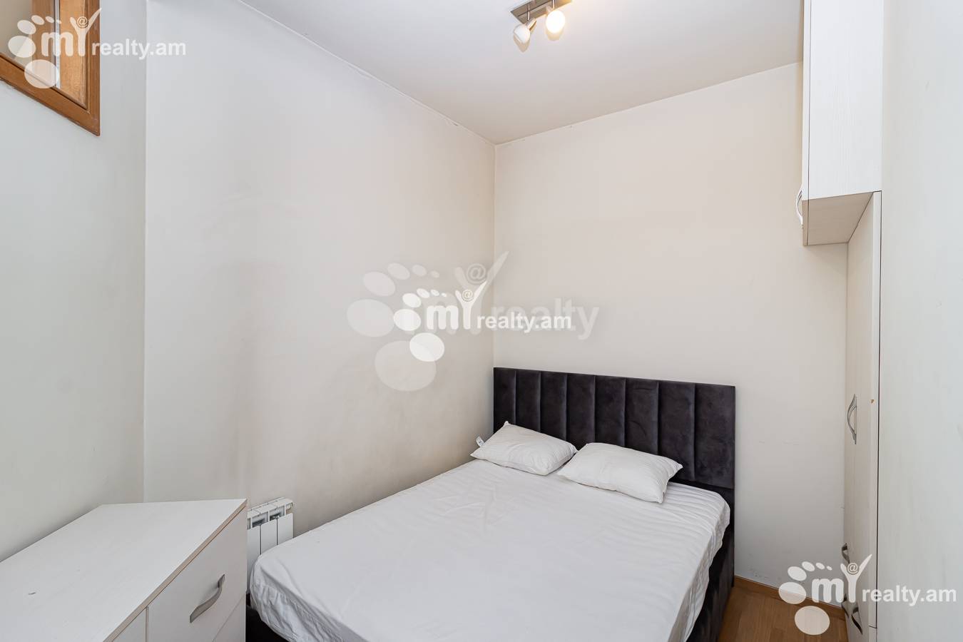 Купить 2 комнатную квартиру Антараин ул, Центр Ереван, 145080