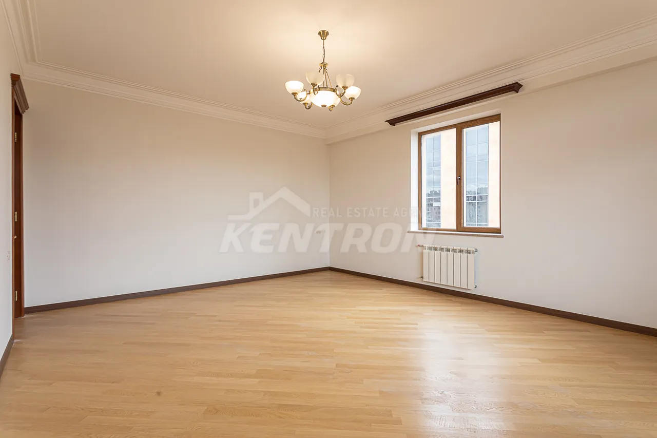 4 bedroom apartment for sale Vardanants St, Center Yerevan, 157556