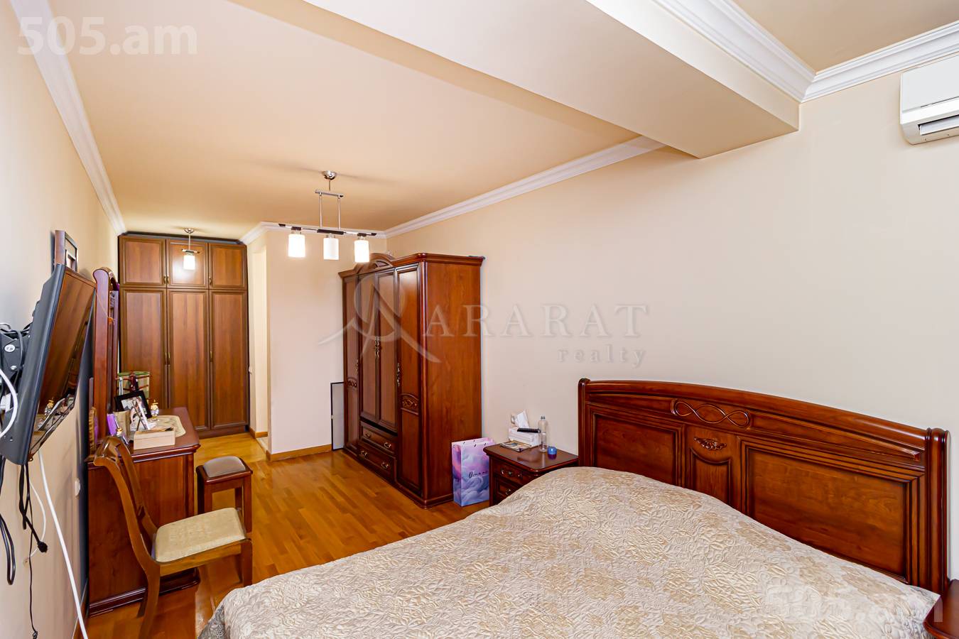 5 սենյականոց բնակարան  Պուշկինի փող, Կենտրոն Երևան, 152544