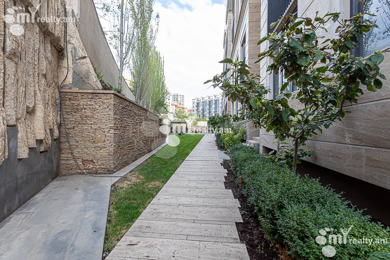 3 bedroom apartment for rent Antarayin St, Center Yerevan, 156854