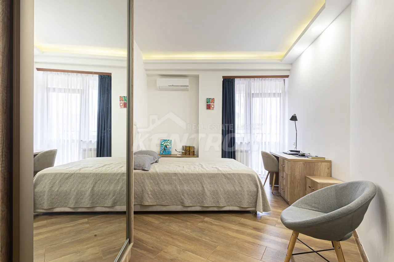 4 bedroom apartment for sale خیابان یِکمالیان, مرکز شهر ایروان, 158583