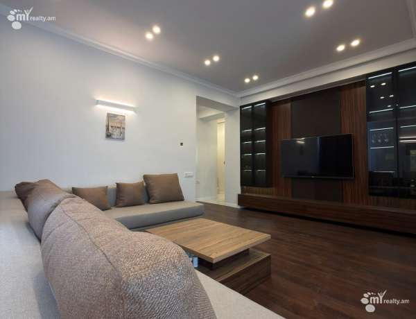 2-senyakanoc-bnakaran-vacharq-Yerevan-Center