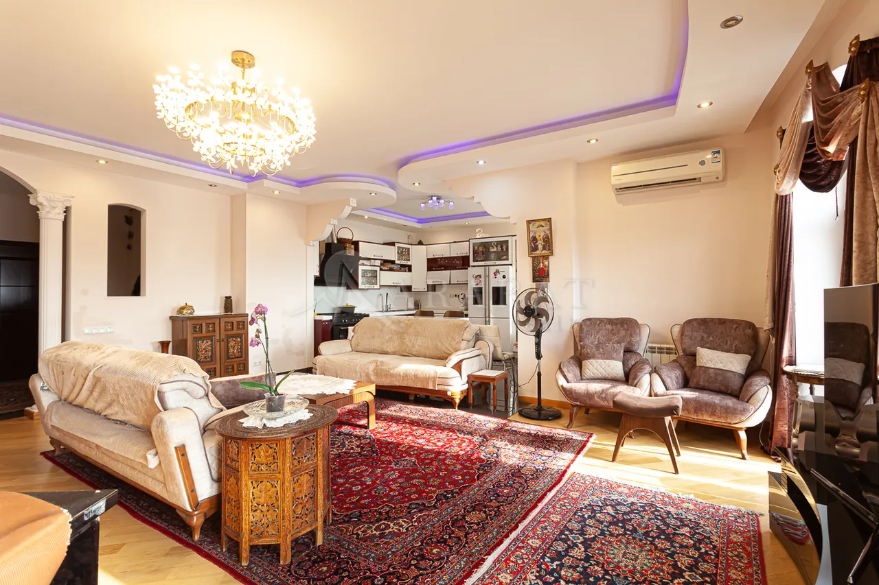 3 bedroom apartment for sale خیابان کومیتاس, عربگیر ایروان, 161976