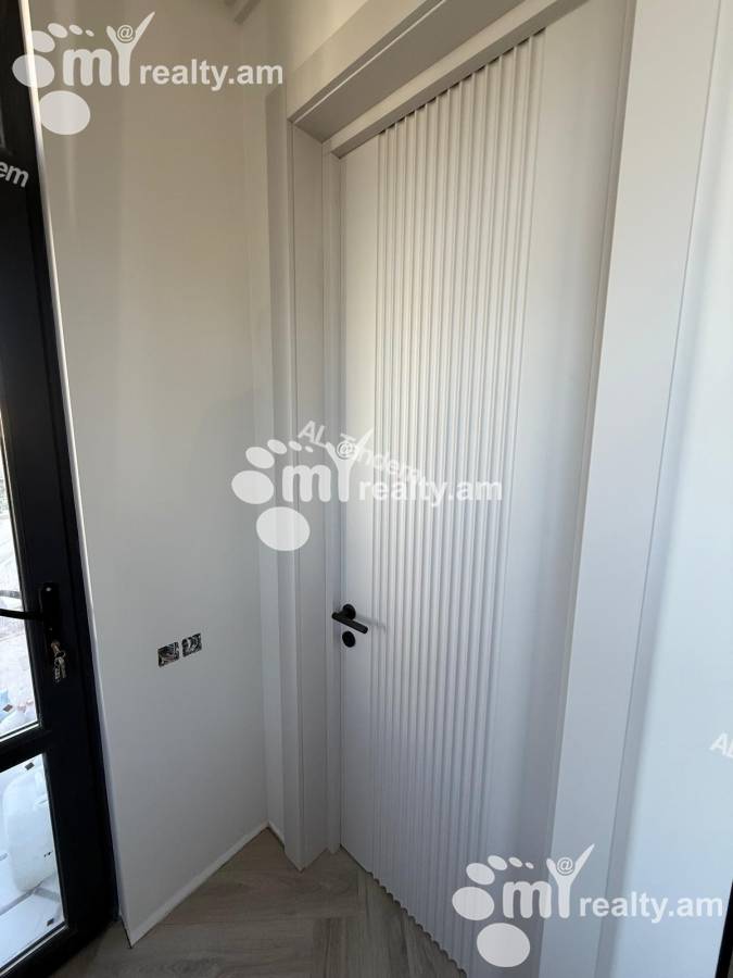 3 bedroom apartment for sale Arghutyan St, Arabkir Yerevan, 156981