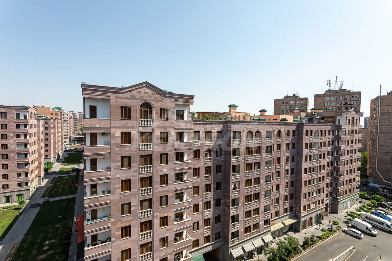 4 bedroom apartment for sale خیابان آدونس, عربگیر ایروان, 159644