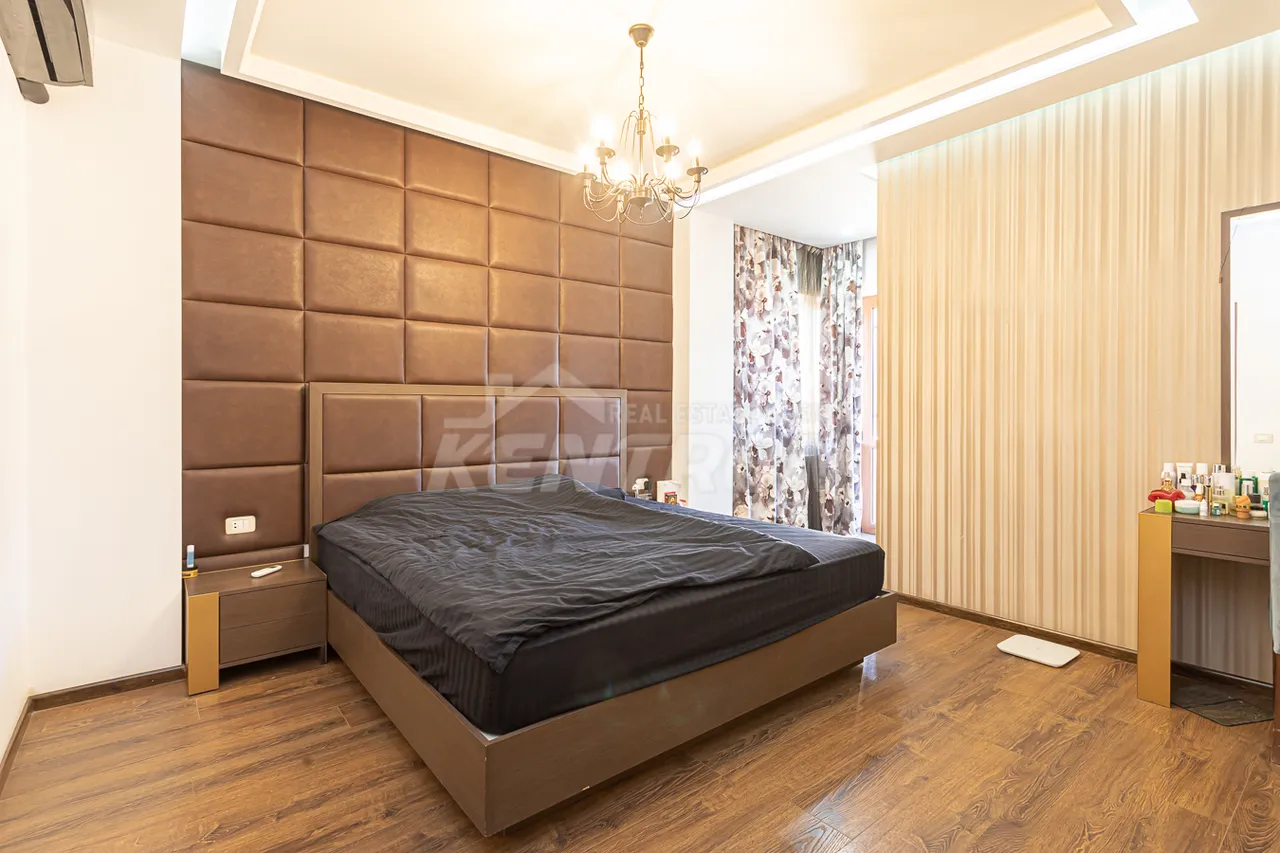 House for sale Lusinyants street, مرکز شهر ایروان, 157386