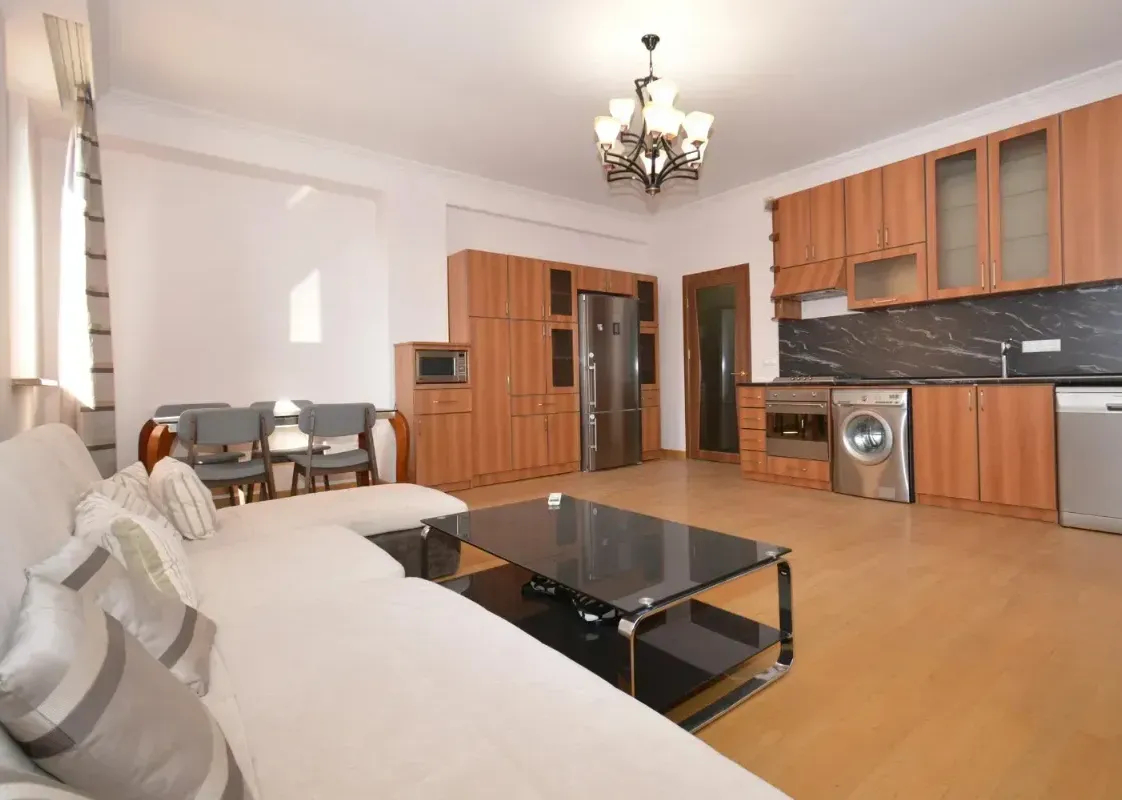 3 bedroom apartment for sale خیابان هامباردزومیان, عربگیر ایروان, 161889
