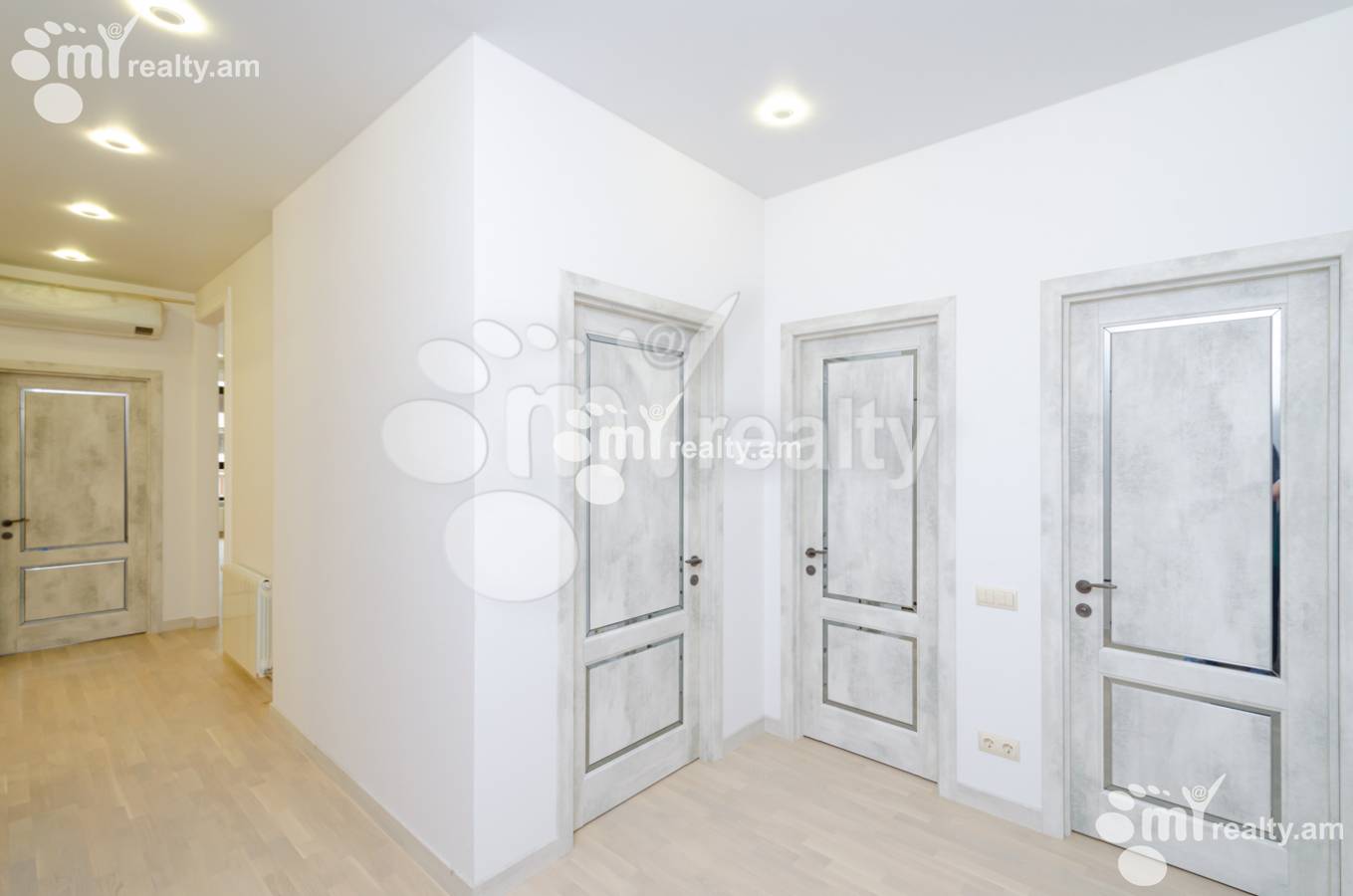 3 bedroom apartment for sale Aram St, Center Yerevan, 136284