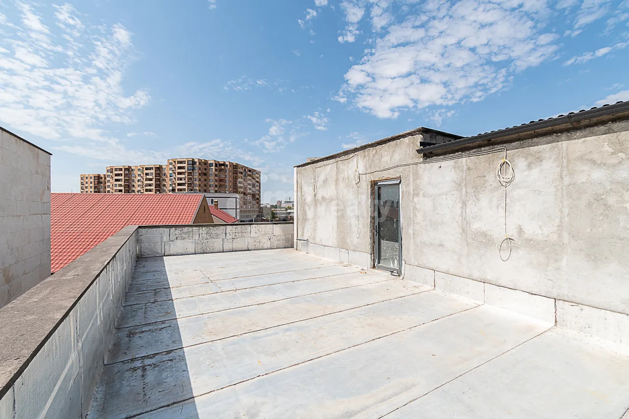 House for sale خیابان میکویان, داوتاشِن ایروان, 161535